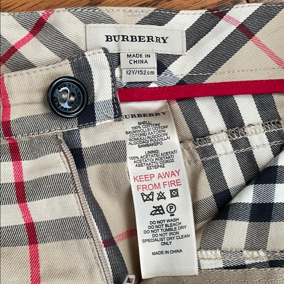 ❌SOLD❌BURBERRY shorts. - Picture 3 of 5